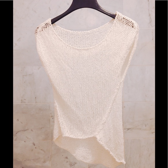 2 bundle white tops. - Picture 5 of 6